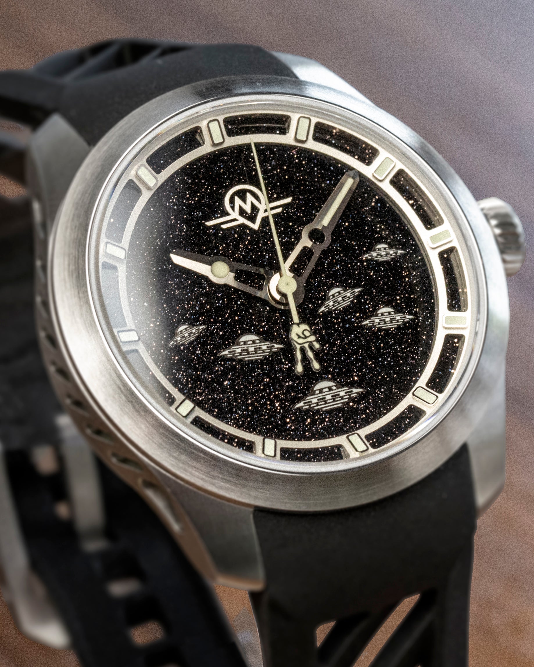MONRO LUNA ADVENTURE MLA-WCP WE COME IN PEACE, 9039 Automatic Watch, 39mm EPDM Rubber