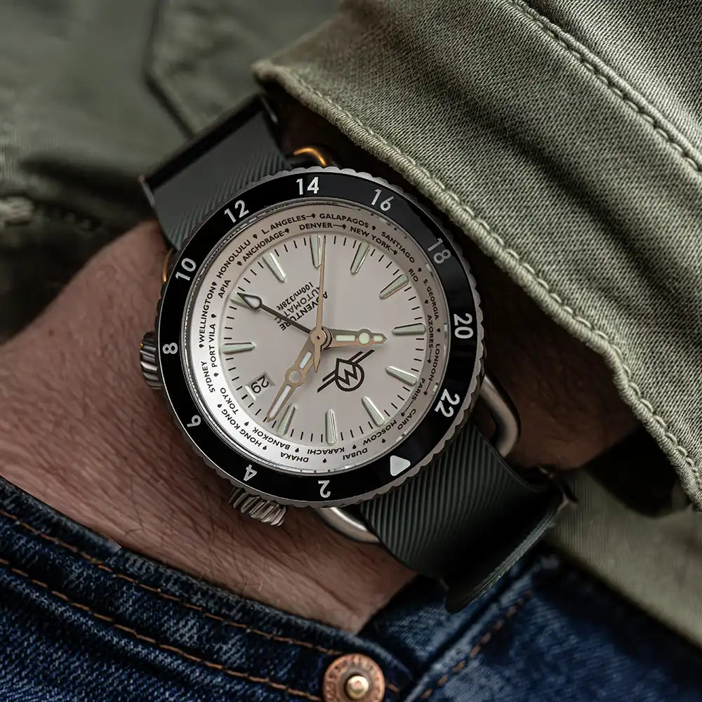 MONRO ADVENTURE MA-6 ARCTIC WHITE, Automatic GMT Worldtimer, 44mm Stainless Steel, White Dial
