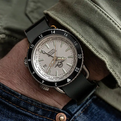 MONRO ADVENTURE MA-6 ARCTIC WHITE, Automatic GMT Worldtimer, 44mm Stainless Steel, White Dial